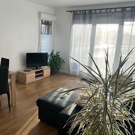 Appartement 5Min Gare Rer Disneyland Paris Val D'Europe La Vallee Village Parking Inclus Montevrain Exterior photo