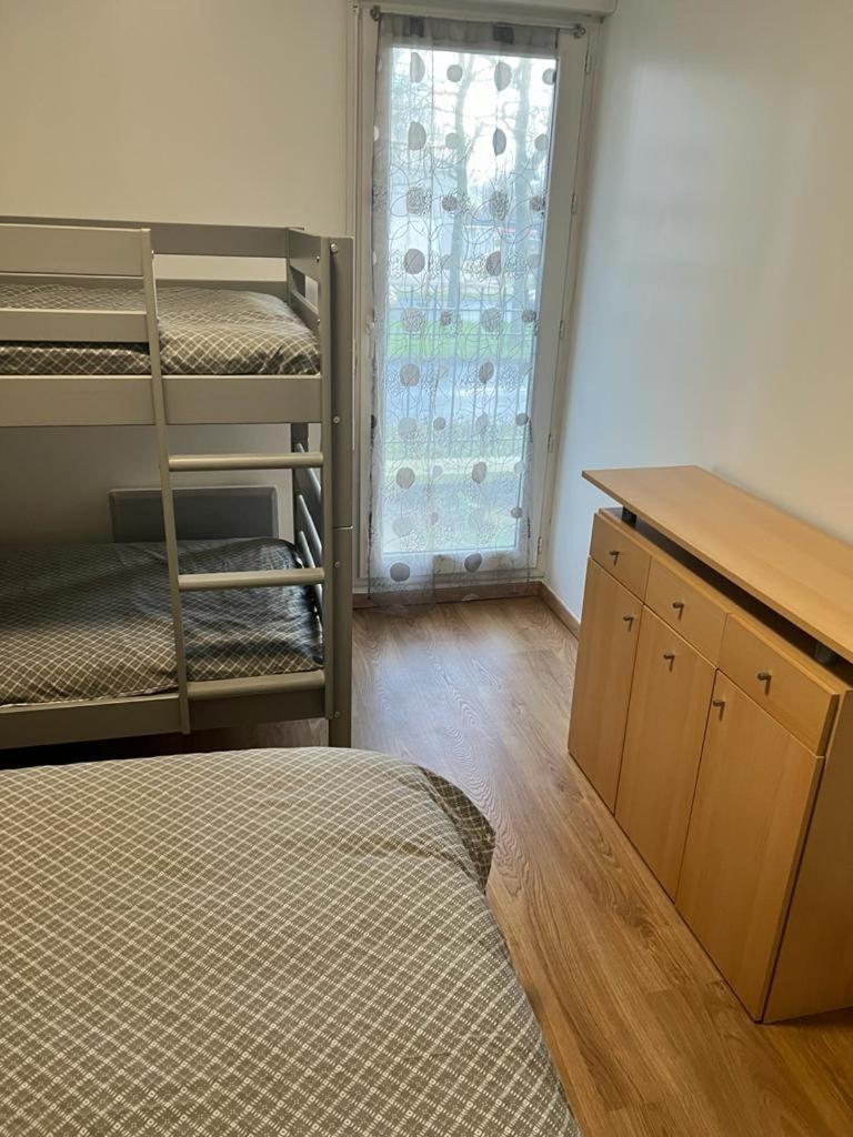 Appartement 5Min Gare Rer Disneyland Paris Val D'Europe La Vallee Village Parking Inclus Montevrain Exterior photo