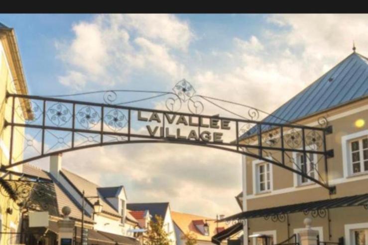 Appartement 5Min Gare Rer Disneyland Paris Val D'Europe La Vallee Village Parking Inclus Montevrain Exterior photo