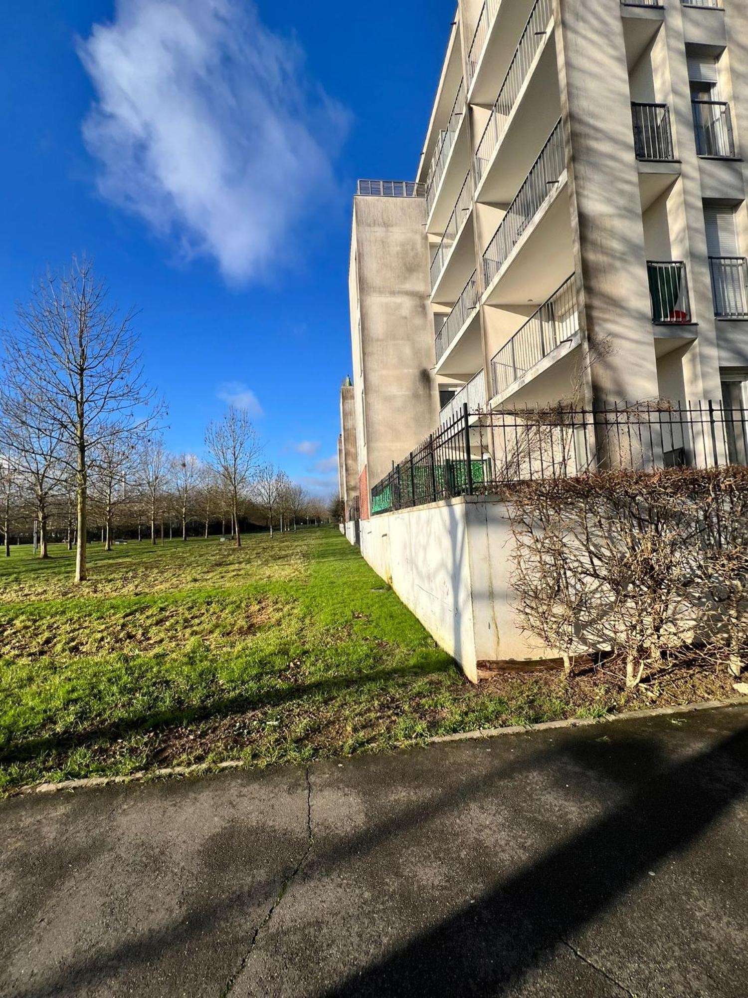 Appartement 5Min Gare Rer Disneyland Paris Val D'Europe La Vallee Village Parking Inclus Montevrain Exterior photo